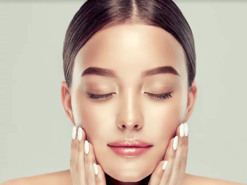 بهترین کلینیک زیبایی در رشت: خدمات تخصصی جوانسازی و مراقبت پوست